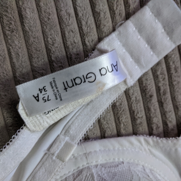 34A Brand Name Bra Lot - Picture 6 of 6